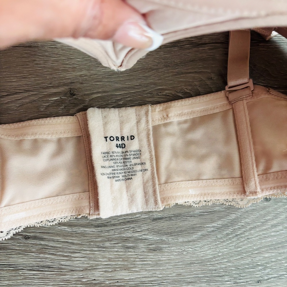 Torrid Lightly Lined Multi-Way Strapless Bra Size… - image 3